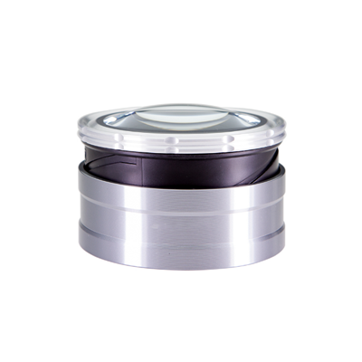 Metal zoom magnifier 